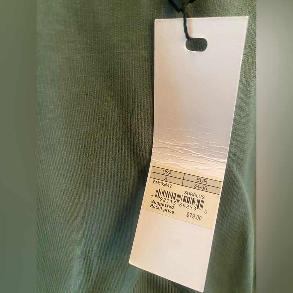 BB Dakota Green Cropped Fitted Long Sleeve pullover - Picture 4 of 6